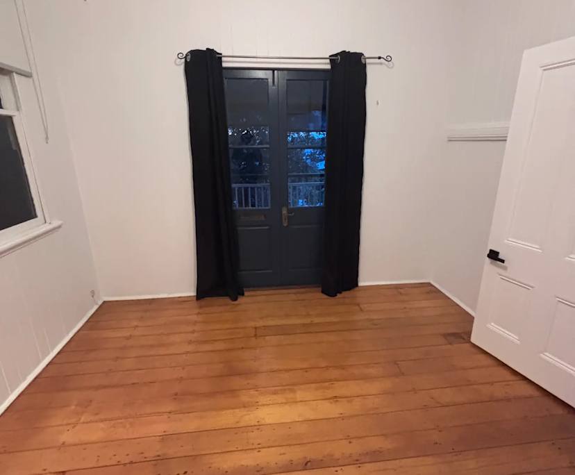 $350, Share-house, 3 bathrooms, Red Hill QLD 4059