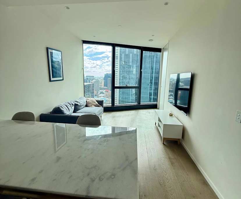 Furnished room with ensuite in a flatshare
