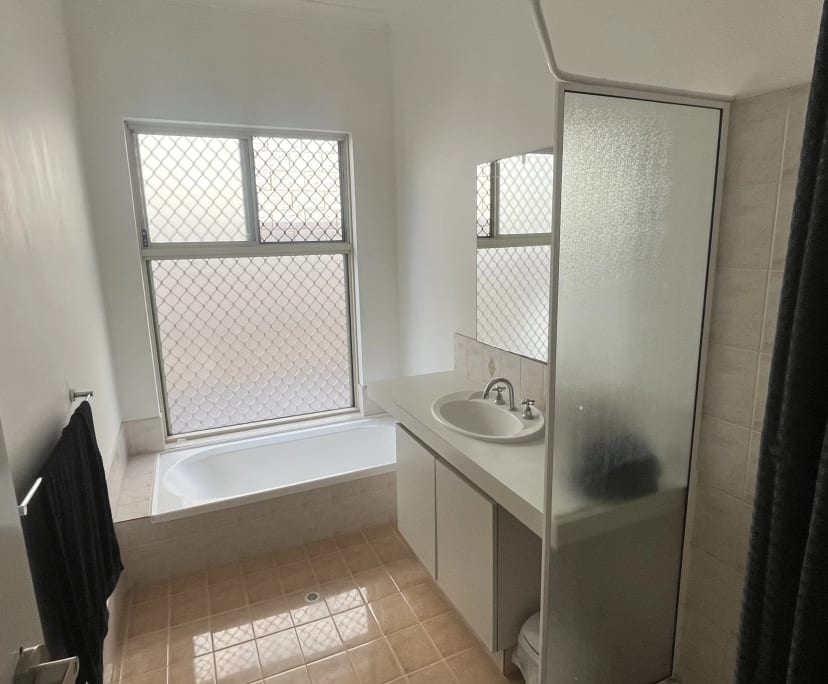 $250, Flatshare, 4 bathrooms, Bentley WA 6102