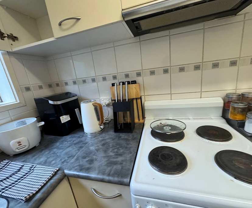 $240, Flatshare, 2 bathrooms, Box Hill VIC 3128