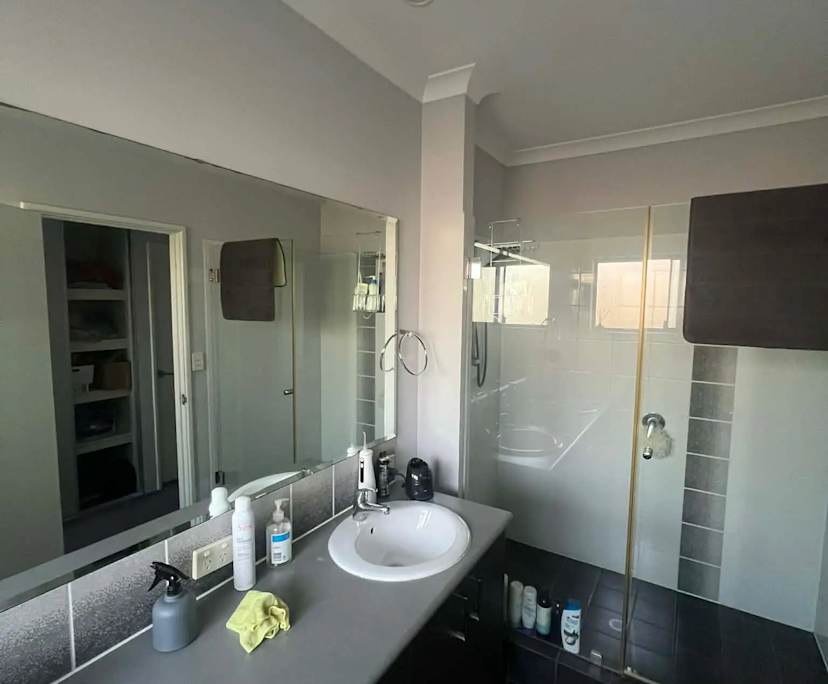 Unfurnished room in a share house