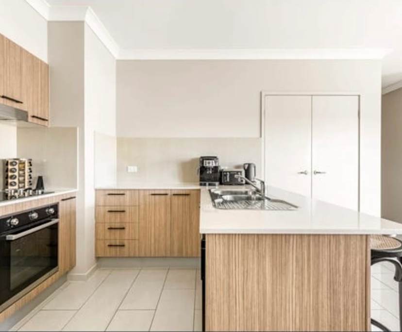 Unfurnished room with own bathroom