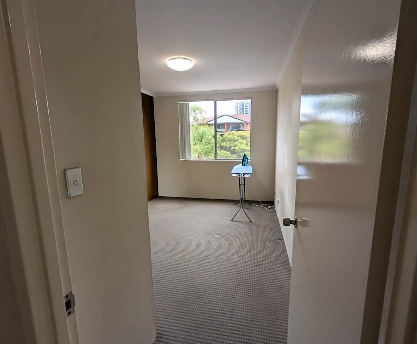 $300, Flatshare, 2 bathrooms, Liverpool NSW 2170