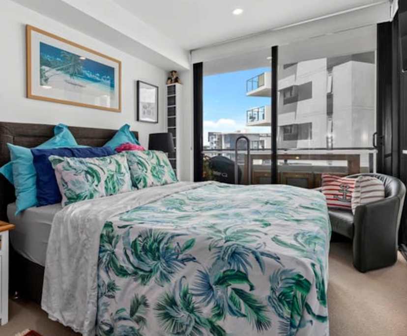 Unfurnished room with own bathroom