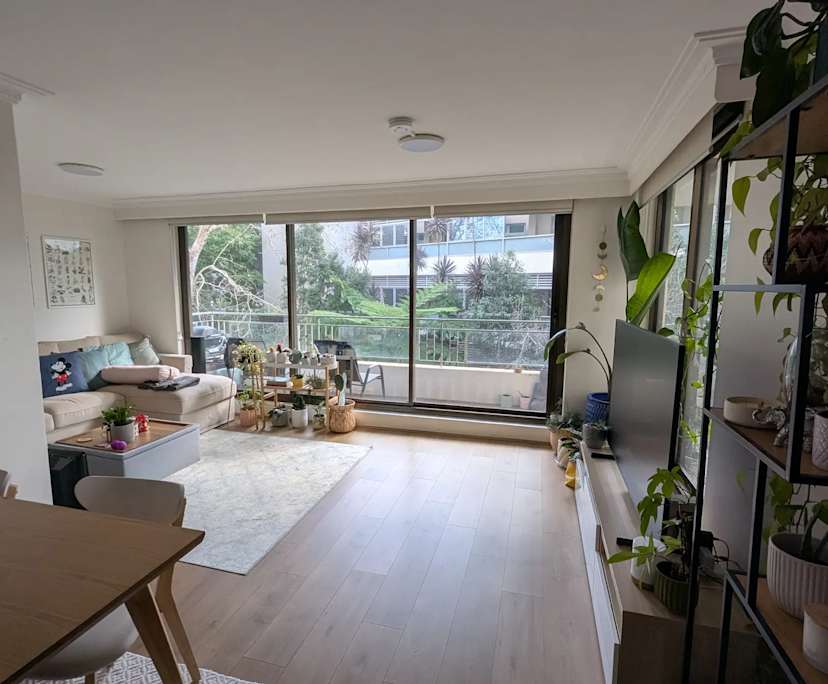 Unfurnished room in a flatshare