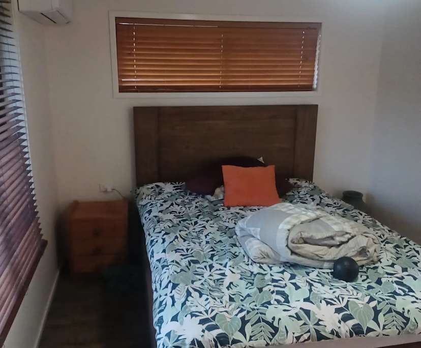 Room in a share house