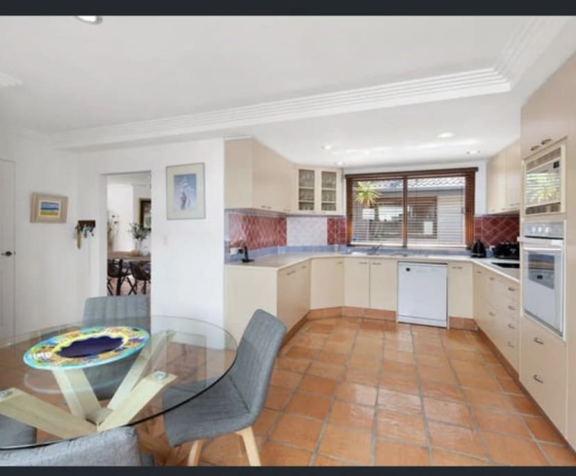 $450, Share-house, 3 bathrooms, Surfers Paradise QLD 4217