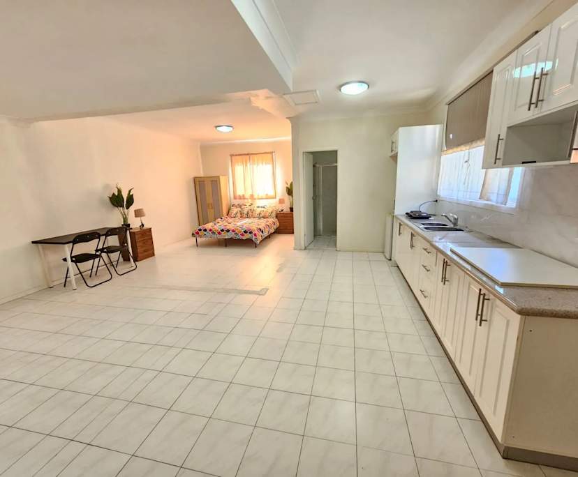 $450, Studio, 1 bathroom, Parramatta NSW 2150