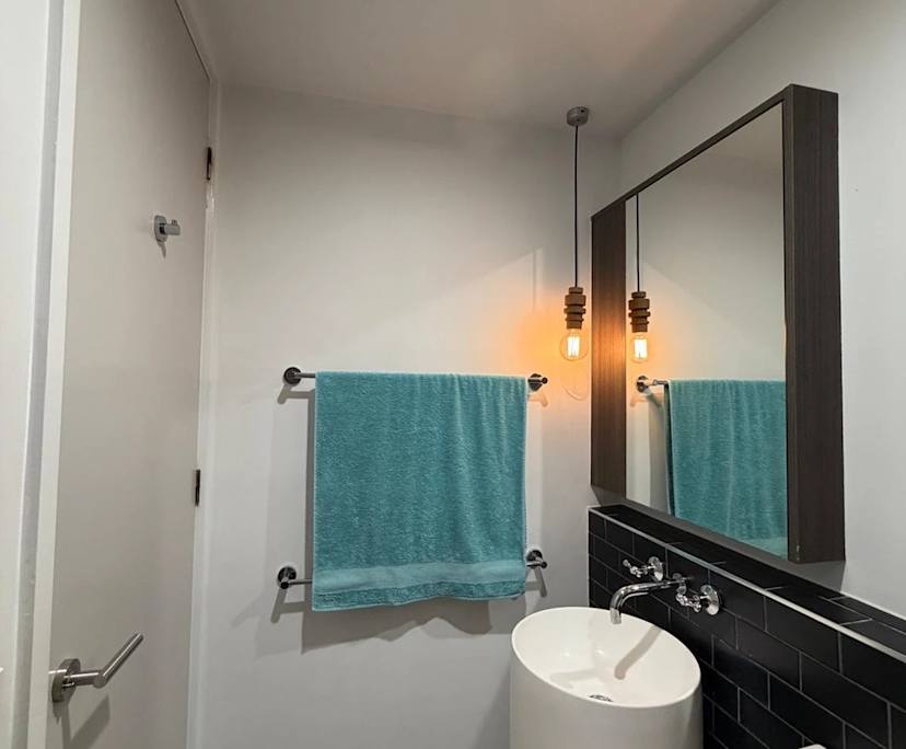 $300, Student-accommodation, 2 bathrooms, West End QLD 4101