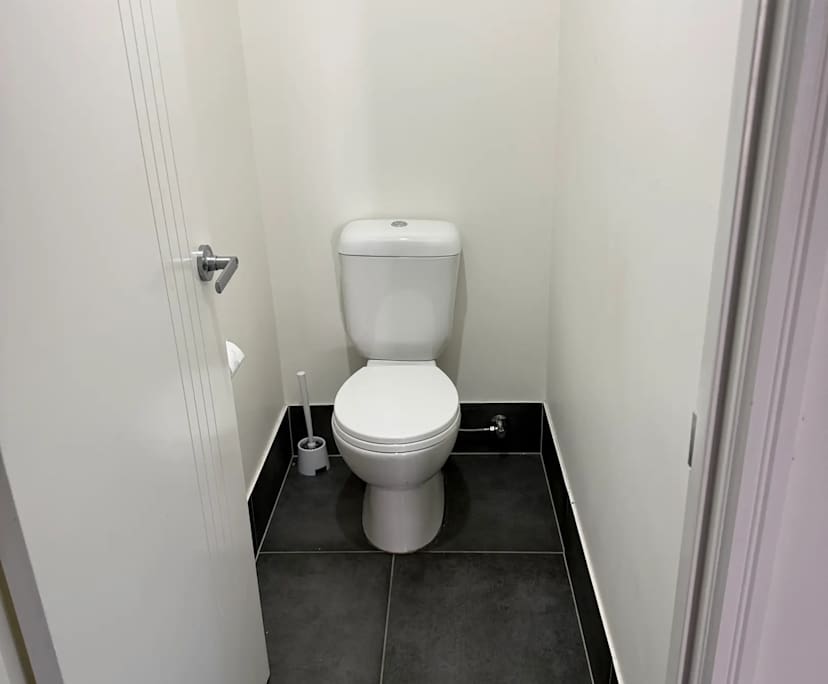 $380, Share-house, 4 bathrooms, Bellbird Park QLD 4300