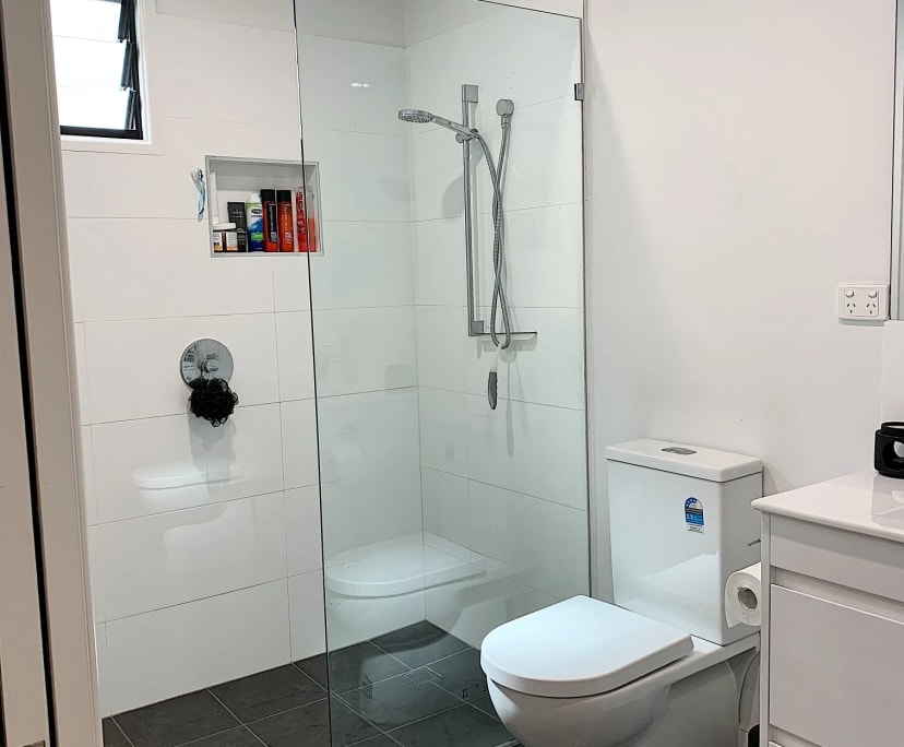 Granny Flat for Rent in Oxley, Brisbane 290, Unfu...