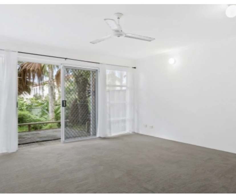 Unfurnished room in a flatshare