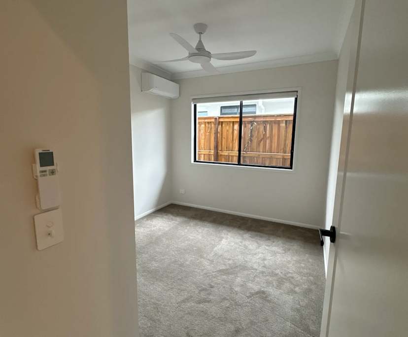 Unfurnished room with own bathroom