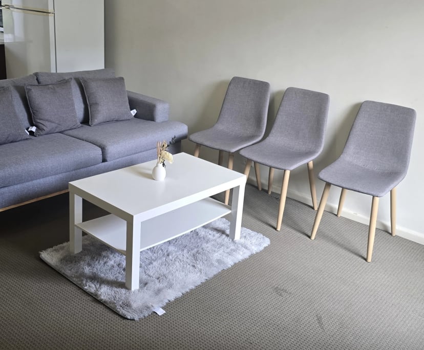 Furnished room in a flatshare