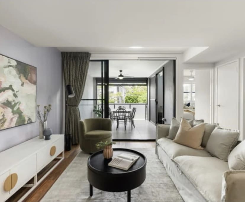 Furnished room in a flatshare
