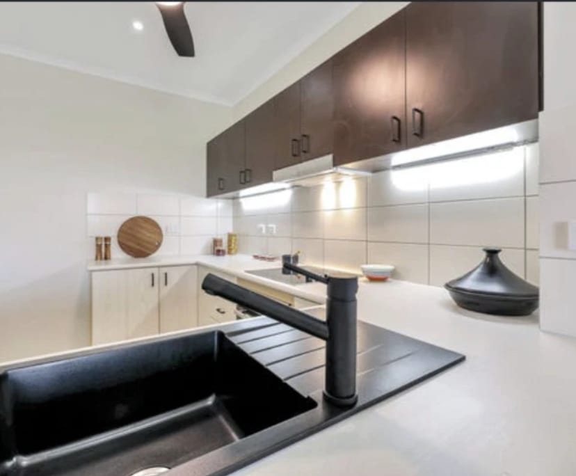 $300, Flatshare, 3 bathrooms, Bakewell NT 0832