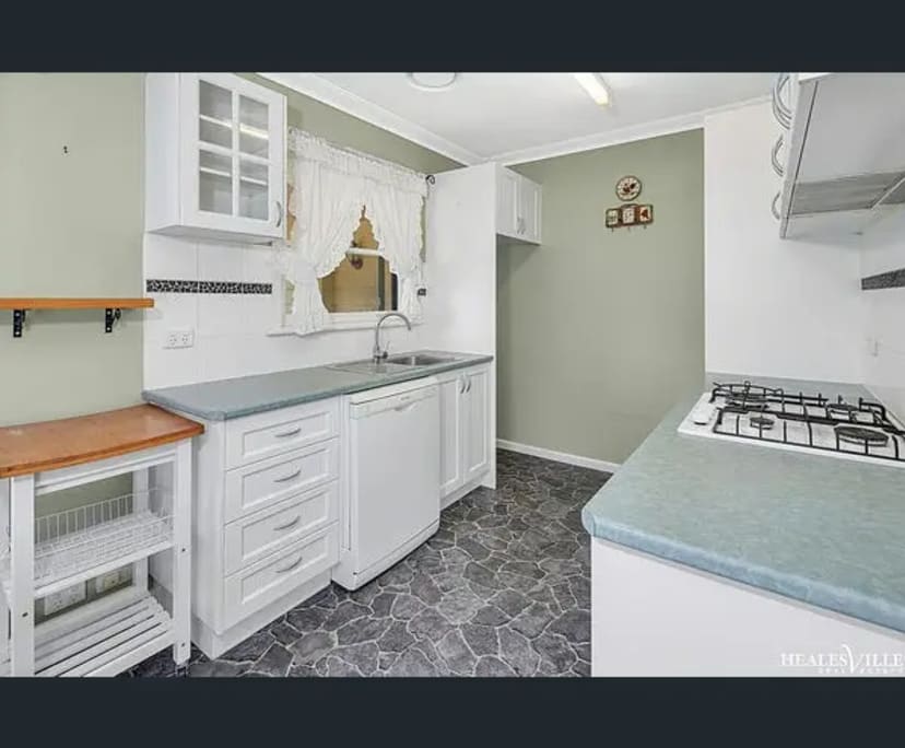 Unfurnished room in a share house