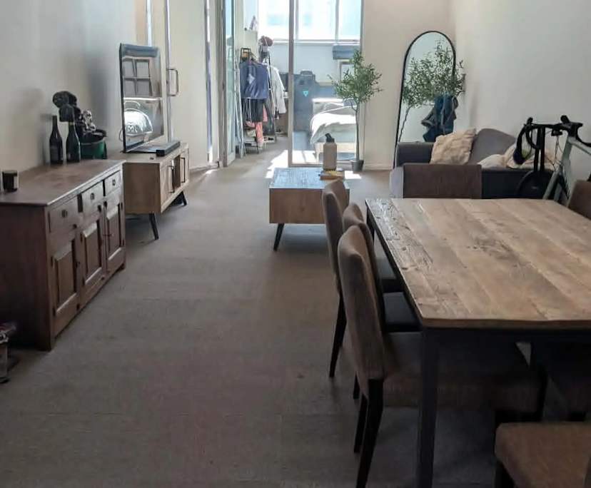 Unfurnished room in a flatshare
