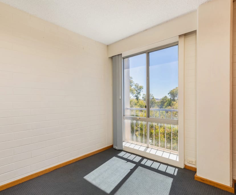 Whole Property for Rent in Queanbeyan, Canberra 4...