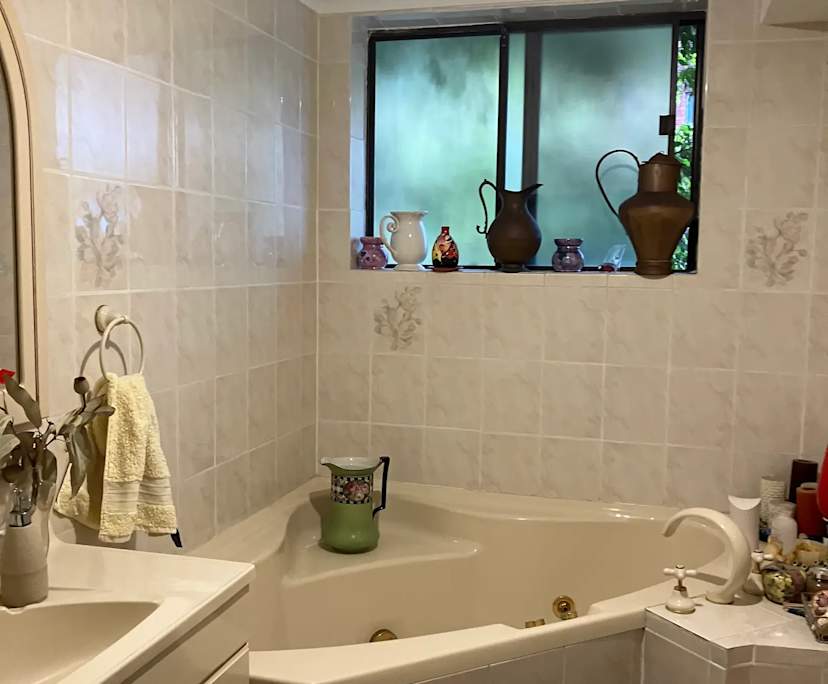 Furnished room with own bathroom