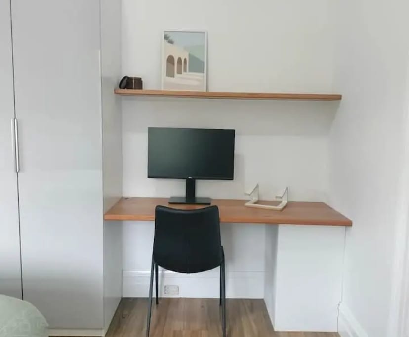 Furnished room in a share house