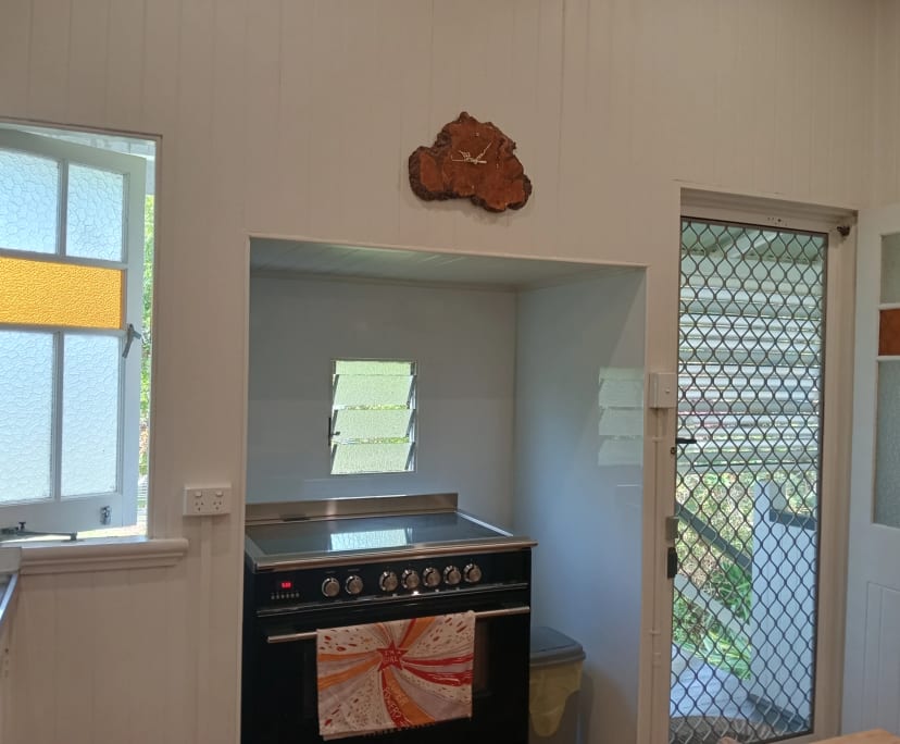 $300, Share-house, 3 bathrooms, Bungalow QLD 4870