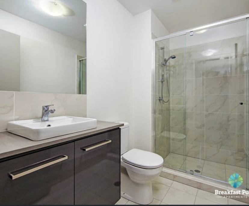 Unfurnished room with ensuite in a flatshare