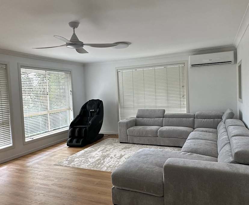 $350, Share-house, 4 bathrooms, Molendinar QLD 4214