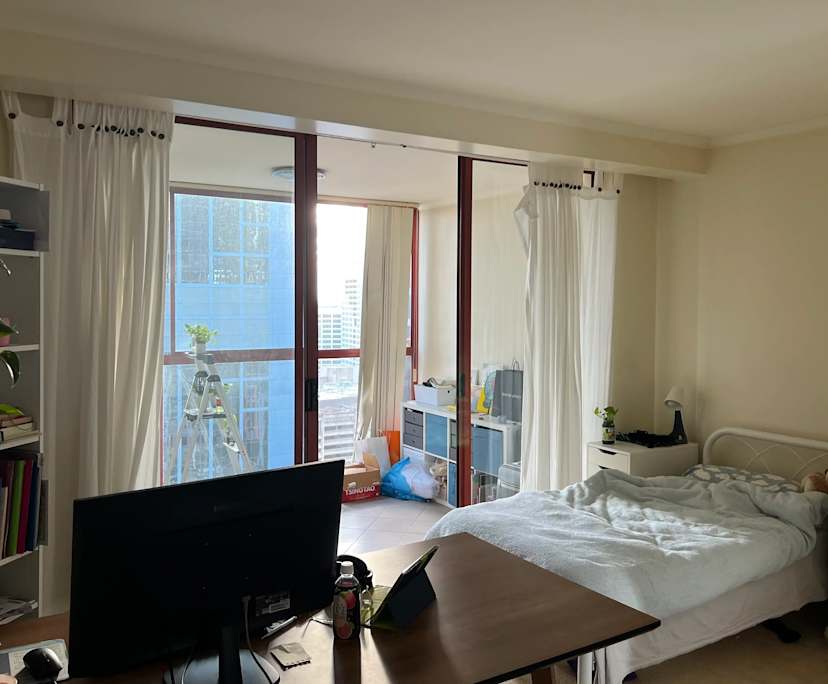Furnished room in a flatshare
