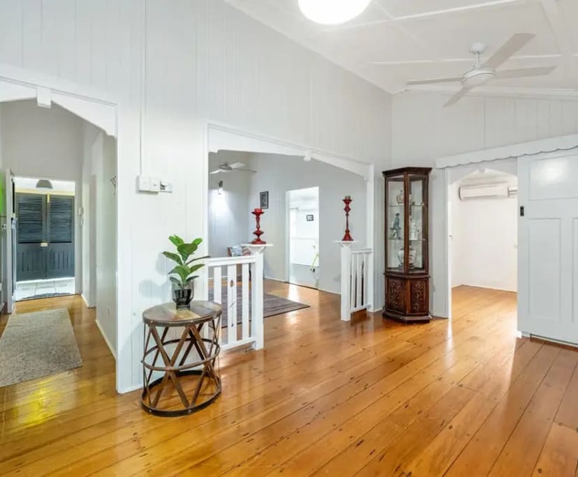 Room for Rent in Mysterton, Townsville 260, Furni...