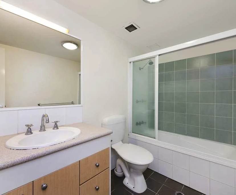 $200, Flatshare, 3 bathrooms, Saint Lucia QLD 4067