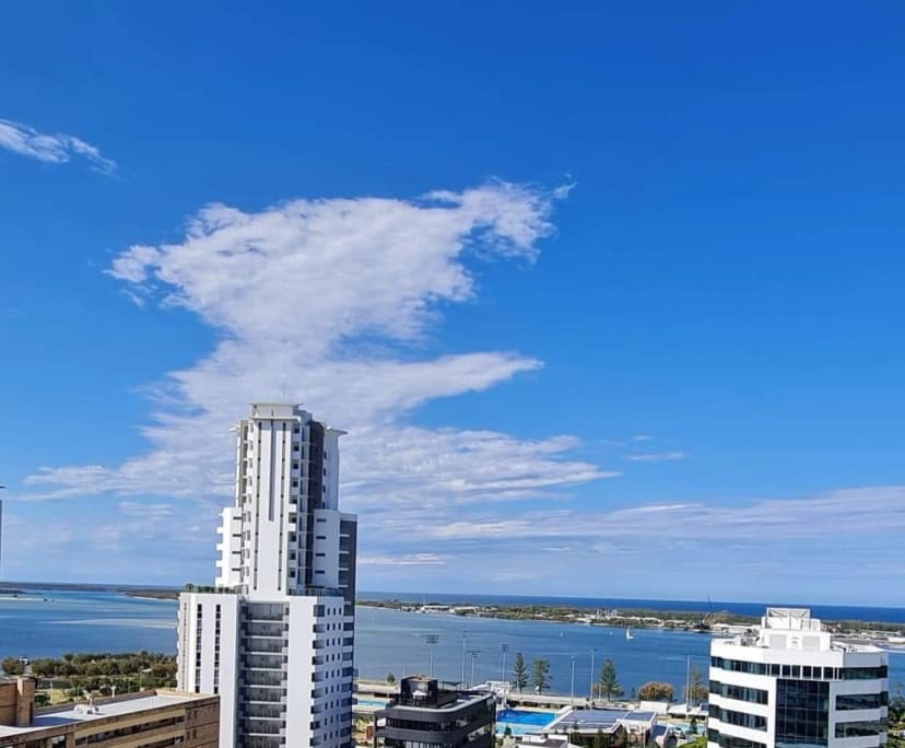 $490, Flatshare, 3 bathrooms, Southport QLD 4215