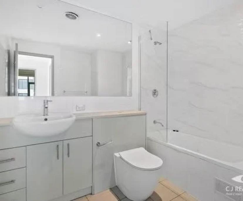 Unfurnished room with own bathroom