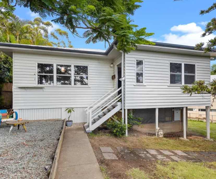 Room in a share house