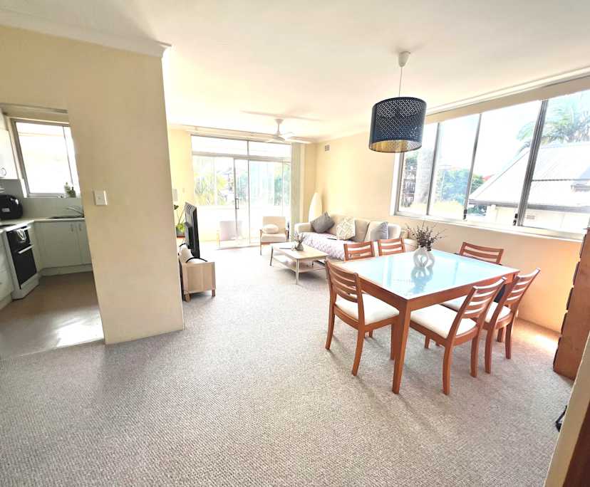 Furnished room in a flatshare