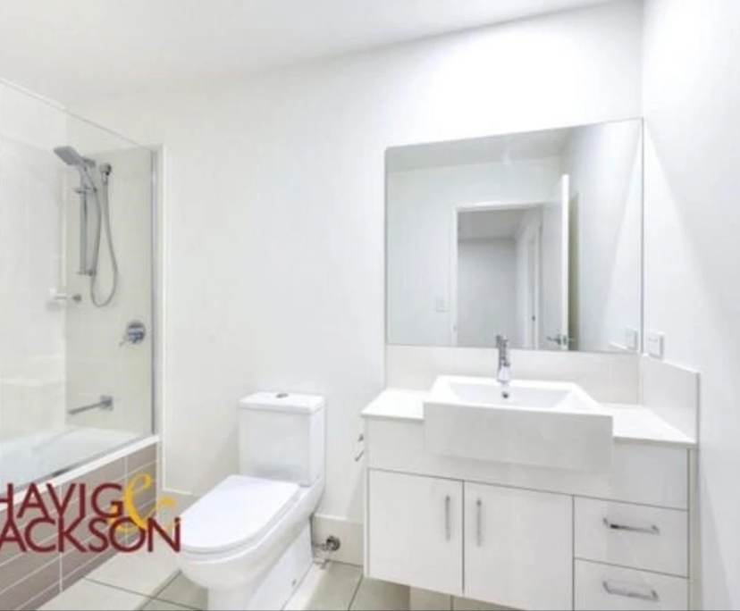 Unfurnished room with own bathroom