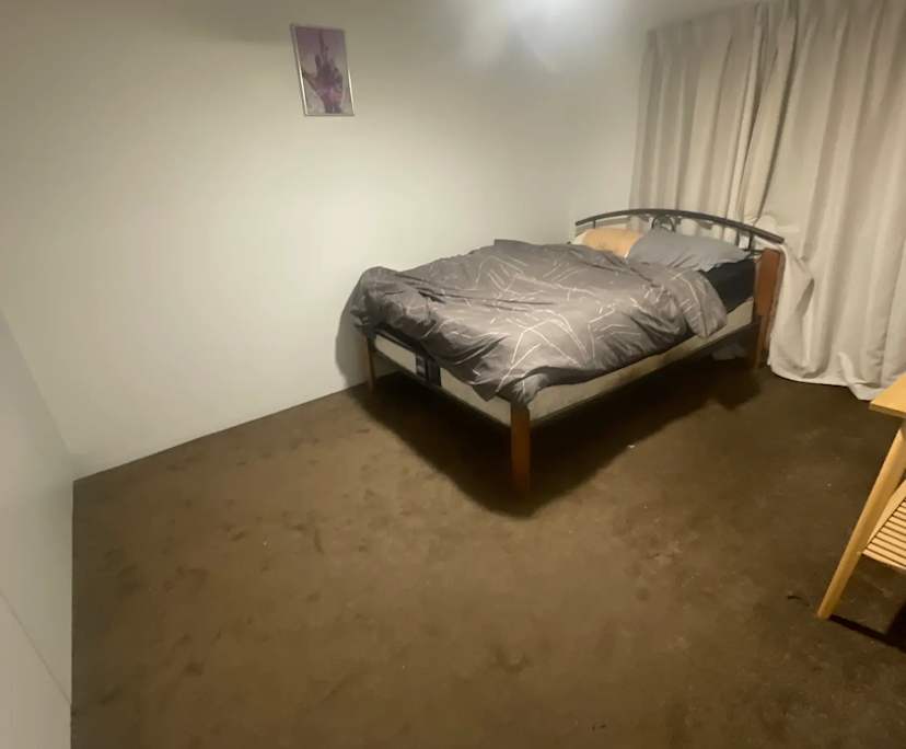 Furnished room in a flatshare