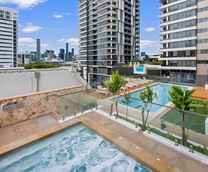 $450, Flatshare, 3 bathrooms, Milton QLD 4064