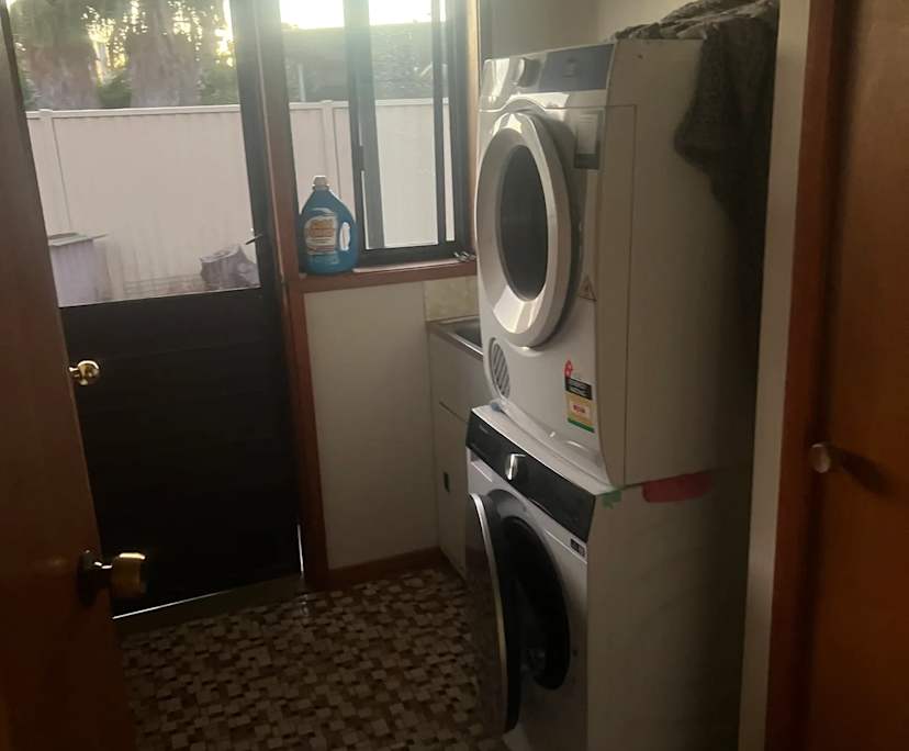 Room in a share house