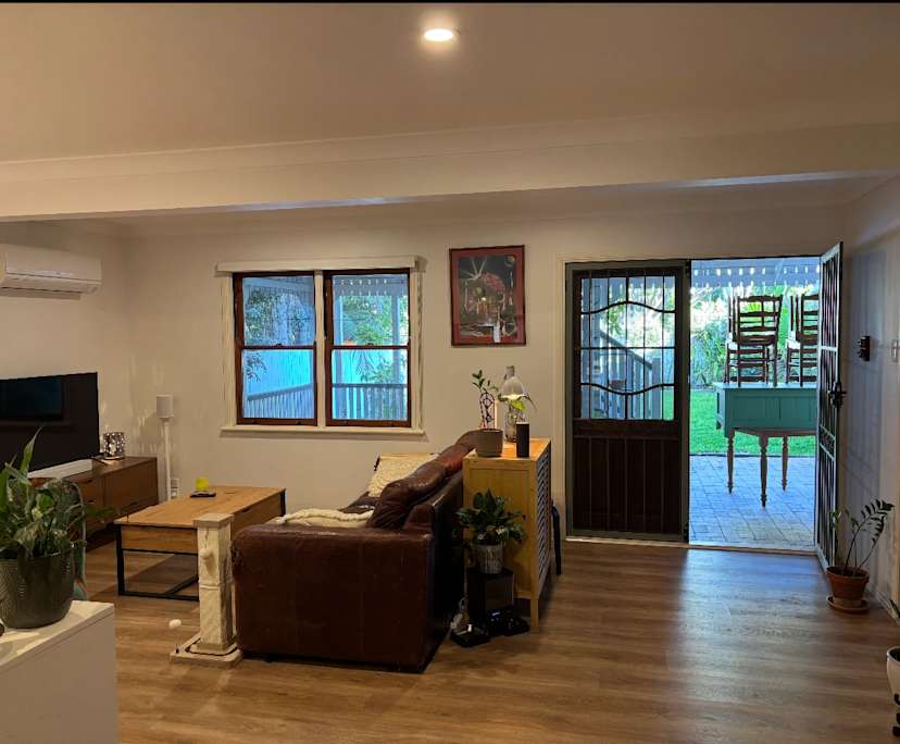 Room in a share house