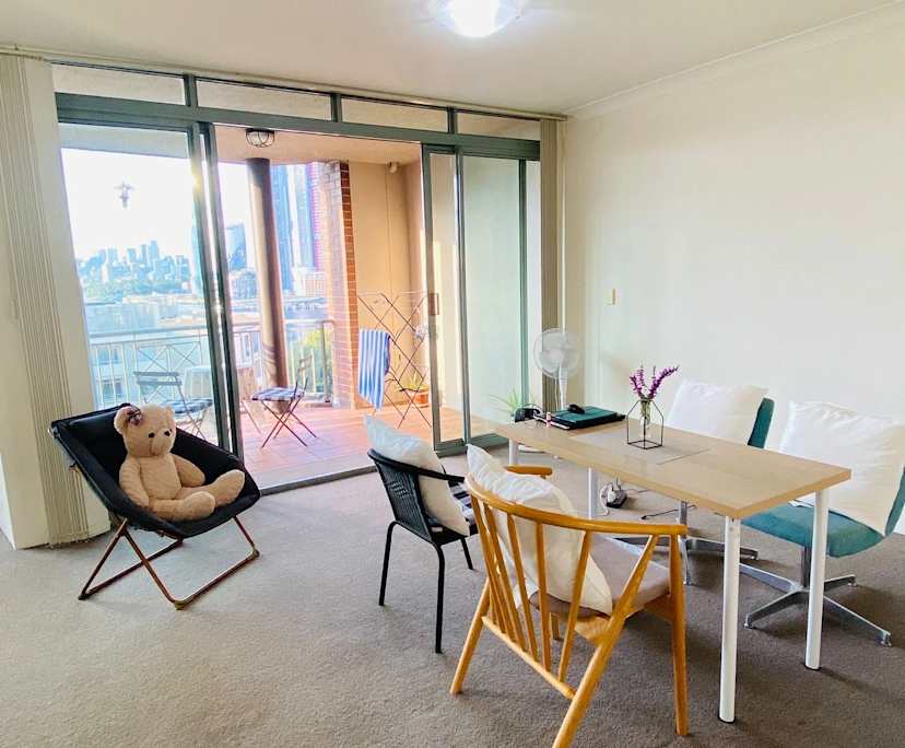 Furnished room in a flatshare