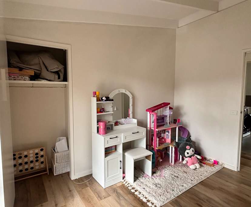 $275, Share-house, 3 bathrooms, Mornington VIC 3931