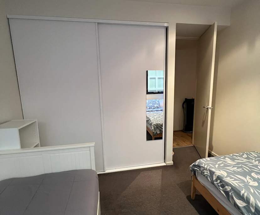 Furnished room in a flatshare