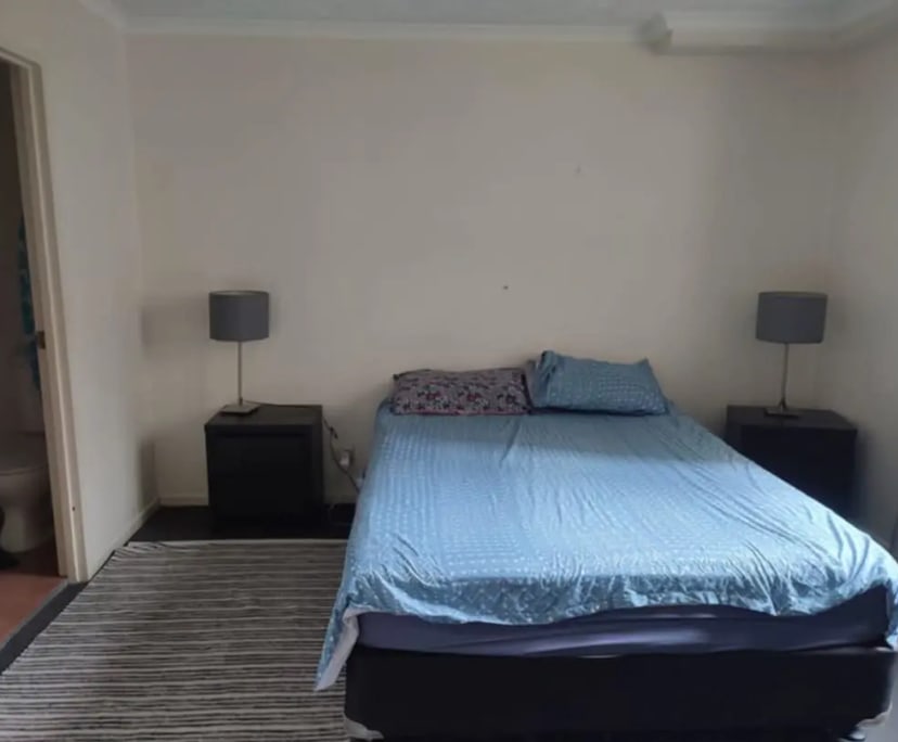 Furnished room with ensuite in a flatshare