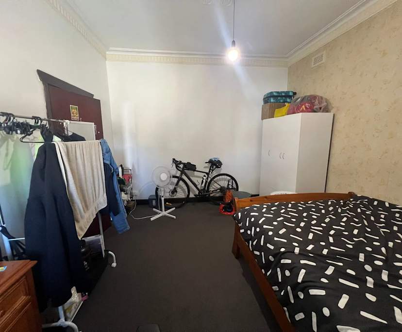 $250, Share-house, 4 bathrooms, Queens Park WA 6107