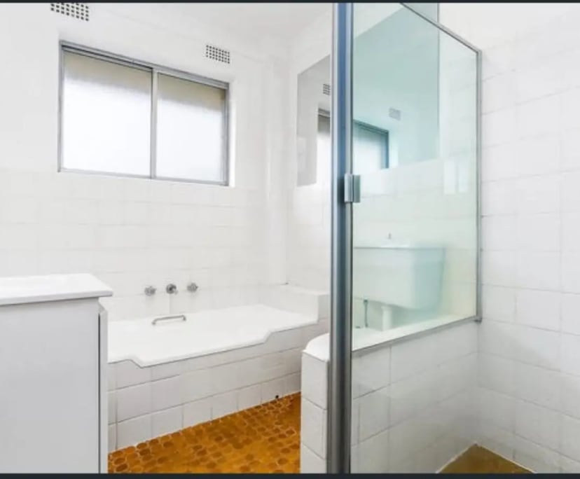 Unfurnished room in a flatshare