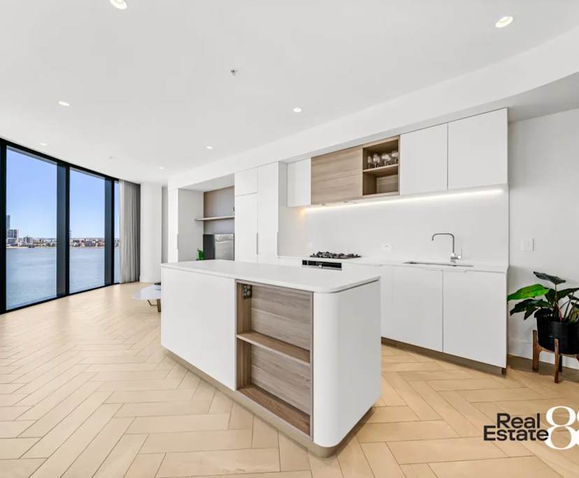 Furnished room with ensuite in a flatshare