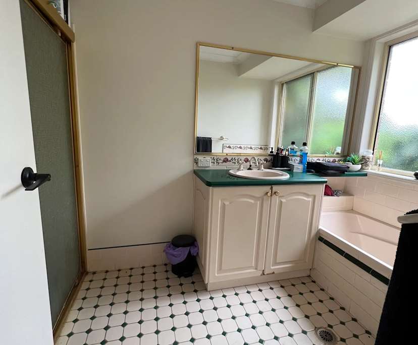 Unfurnished room in a share house