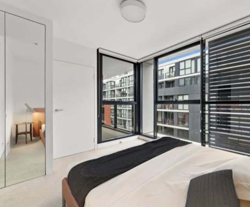 Furnished room with ensuite in a flatshare