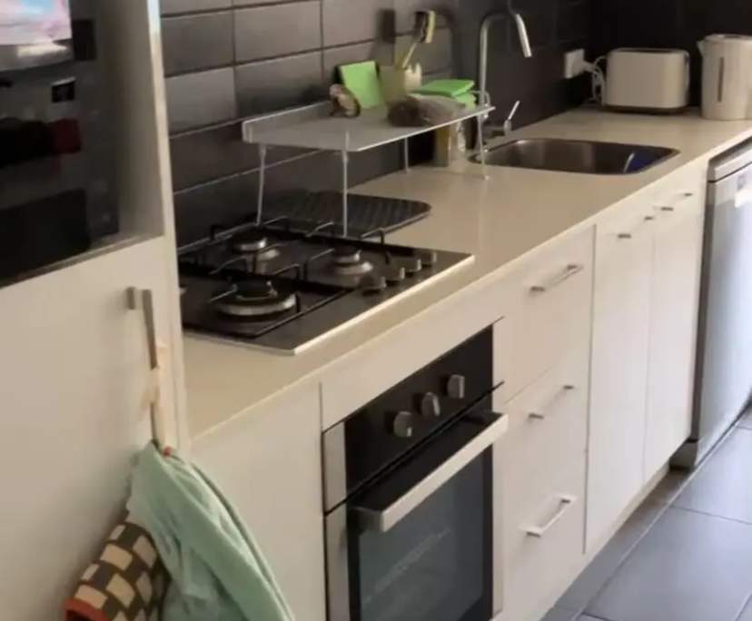 Unfurnished room with ensuite in a flatshare